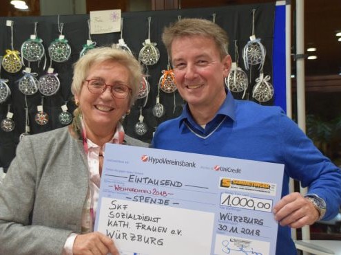 Karl-Heinz Sammetinger überrascht beim SkF-Adventsessen mit Tausend-Euro-Spende