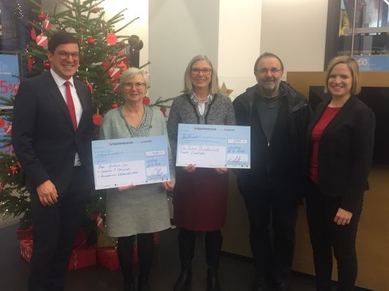 HypoVereinsbank Würzburg spendet 1200 Euro an die ARGE Jugendhilfe