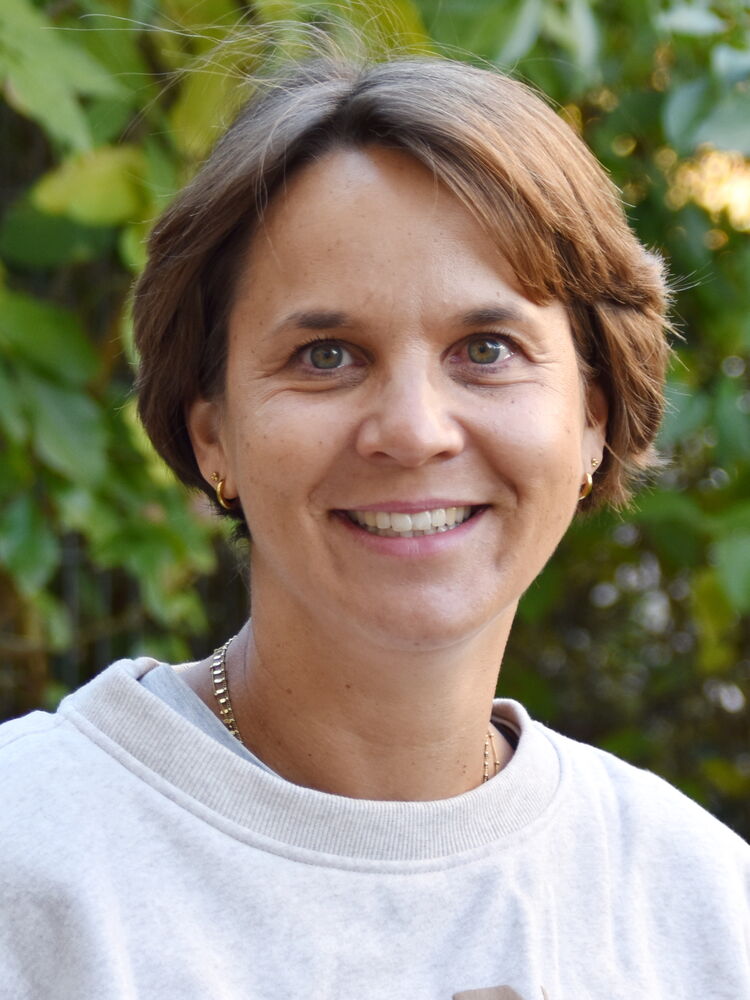 <p>Christiane Sumalvico</p>