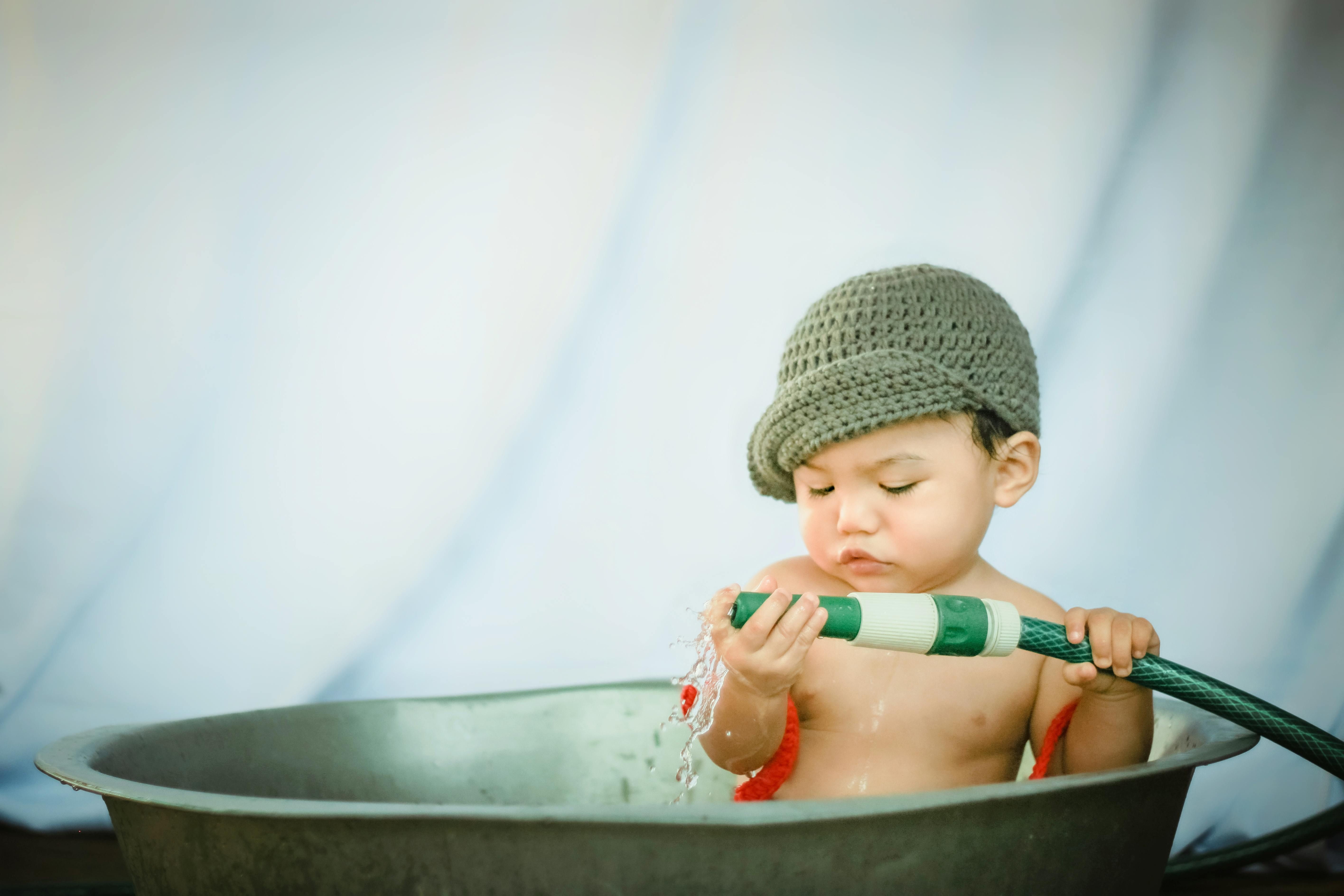 Bewegungsabenteuer in  der Natur und mit Wasser - Wasserspiele im Sommer